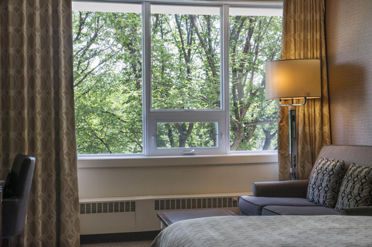 Sheraton Cavalier Saskatoon Hotel Esterno foto