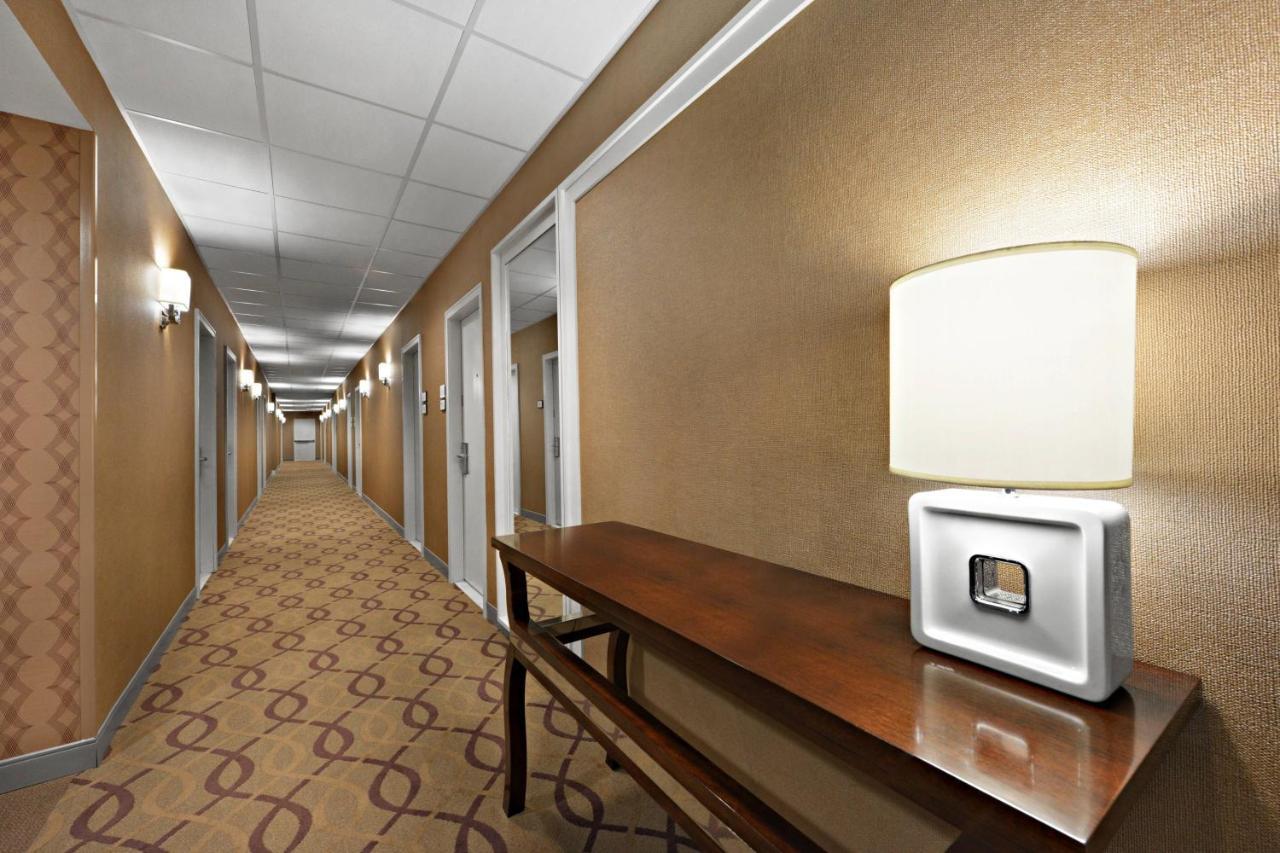 Sheraton Cavalier Saskatoon Hotel Esterno foto