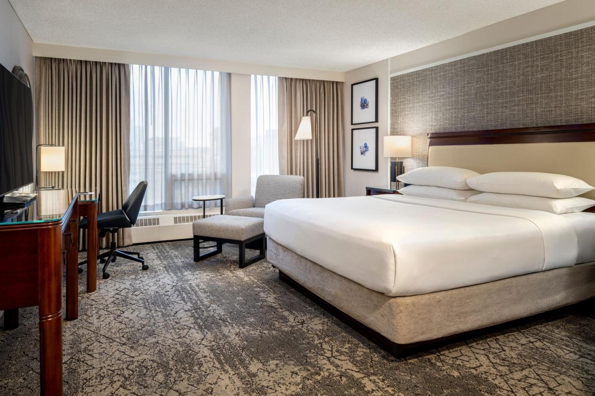 Sheraton Cavalier Saskatoon Hotel Esterno foto