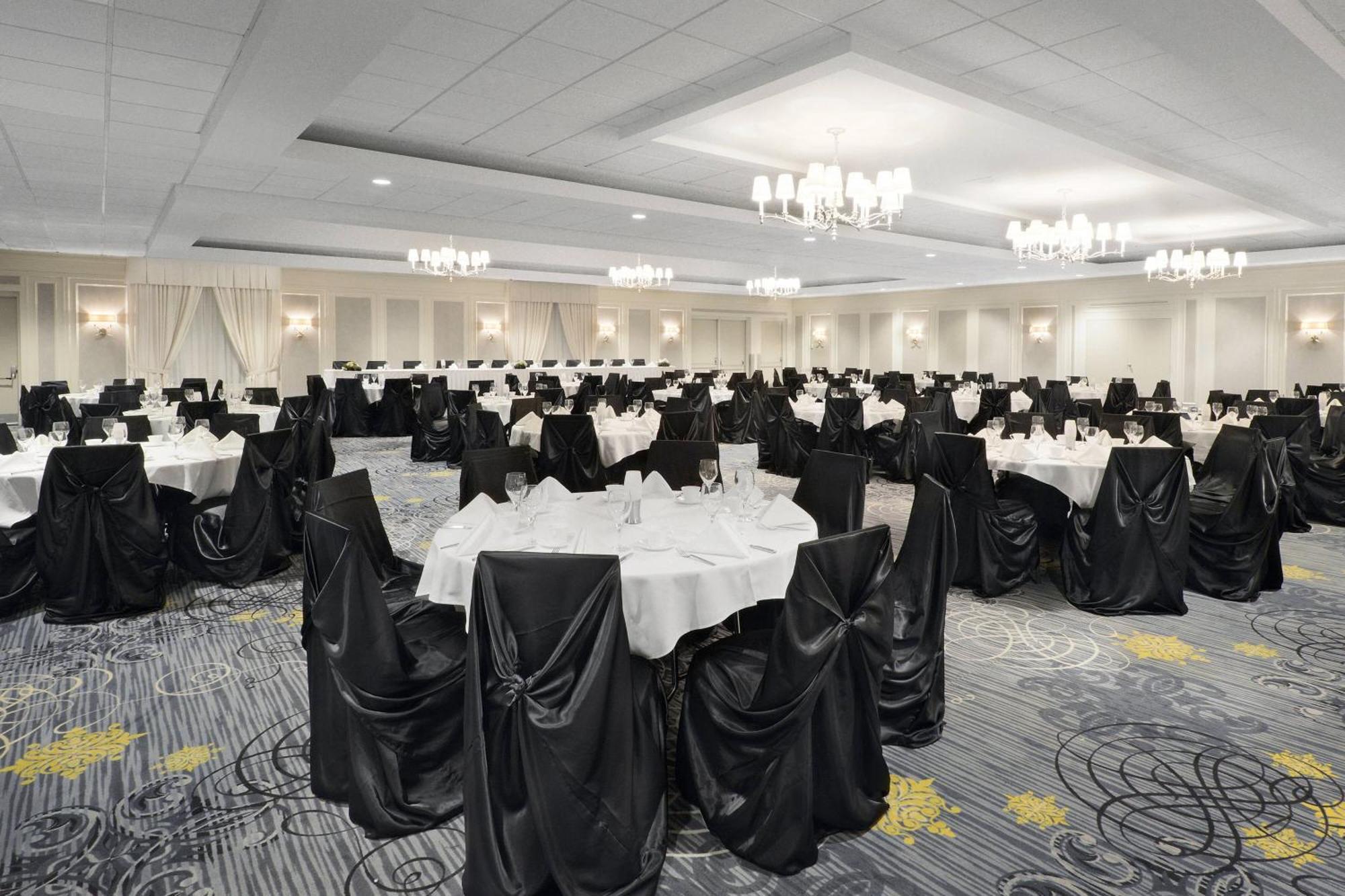 Sheraton Cavalier Saskatoon Hotel Esterno foto