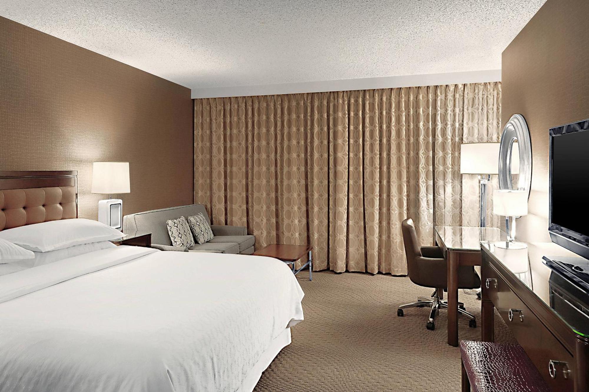 Sheraton Cavalier Saskatoon Hotel Esterno foto