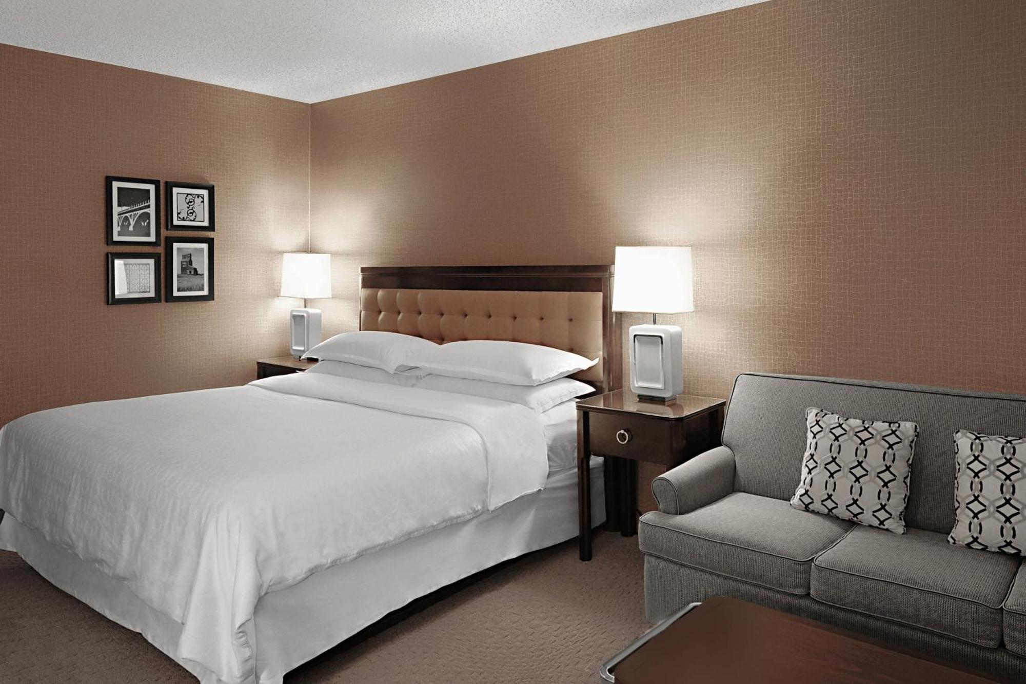 Sheraton Cavalier Saskatoon Hotel Esterno foto